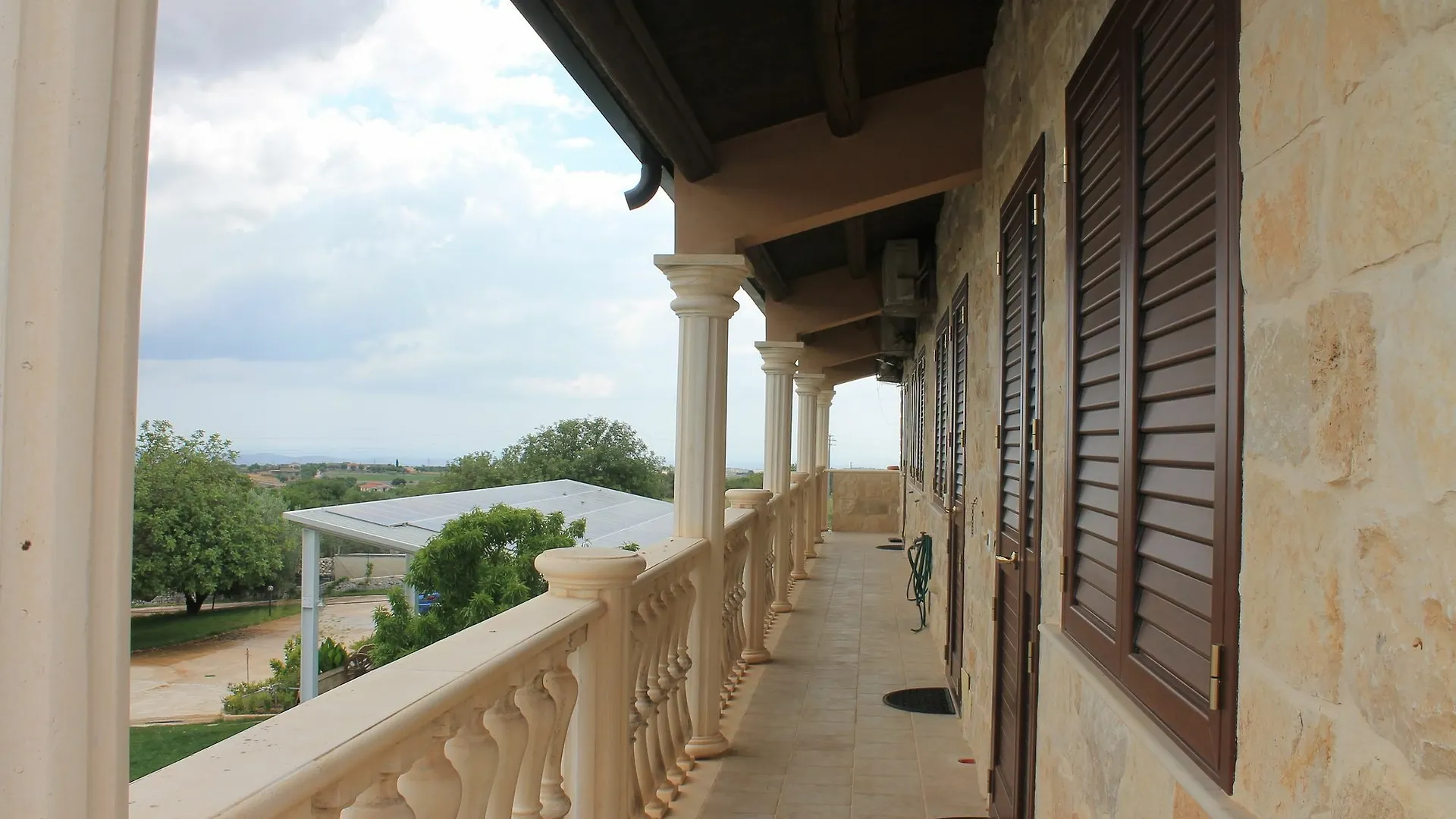 Il Paradiso Di Adamo 莫迪卡